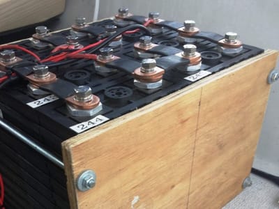 Choosing the Ideal Battery for Boat Applications: A Comprehensive Guide